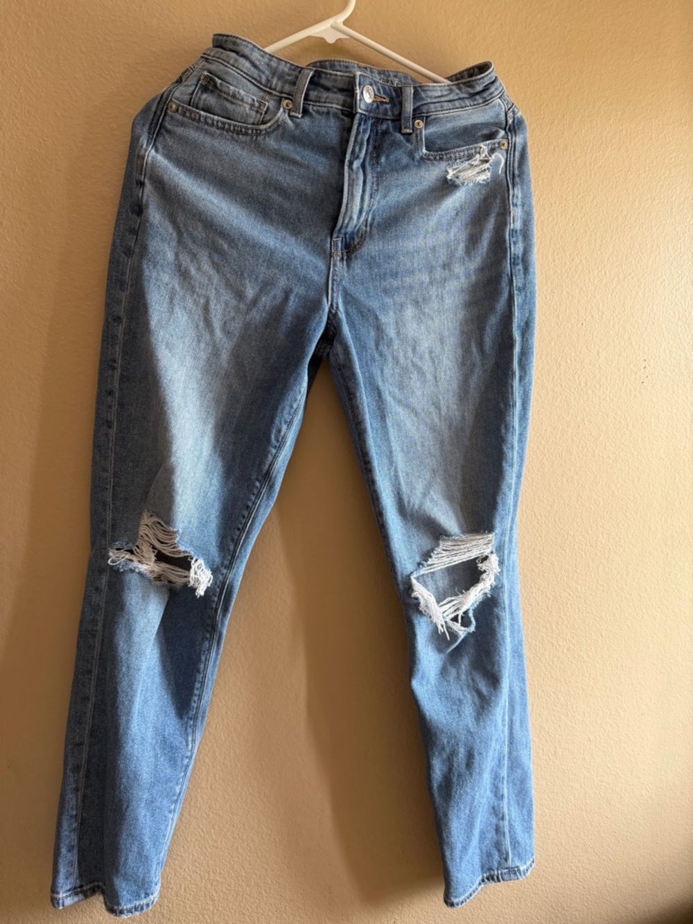 American Eagle Distressed Mom Jeans Blue Comfort Stretch Waistband Size 2 Reg